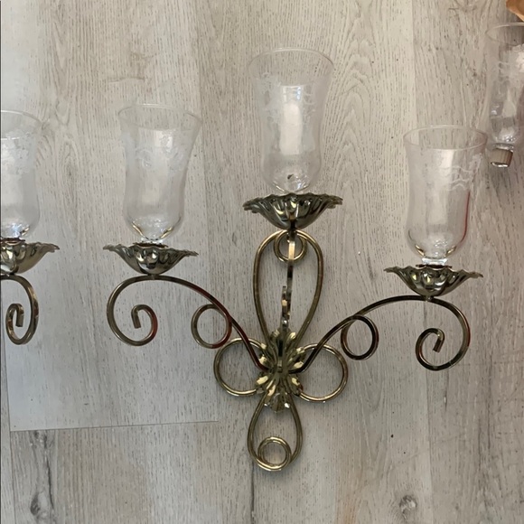 Set Of 2 Vintage Brass Flower Wall Mount Candelabra Three Arm Mount 
Ornate gold - Picture 3 of 16